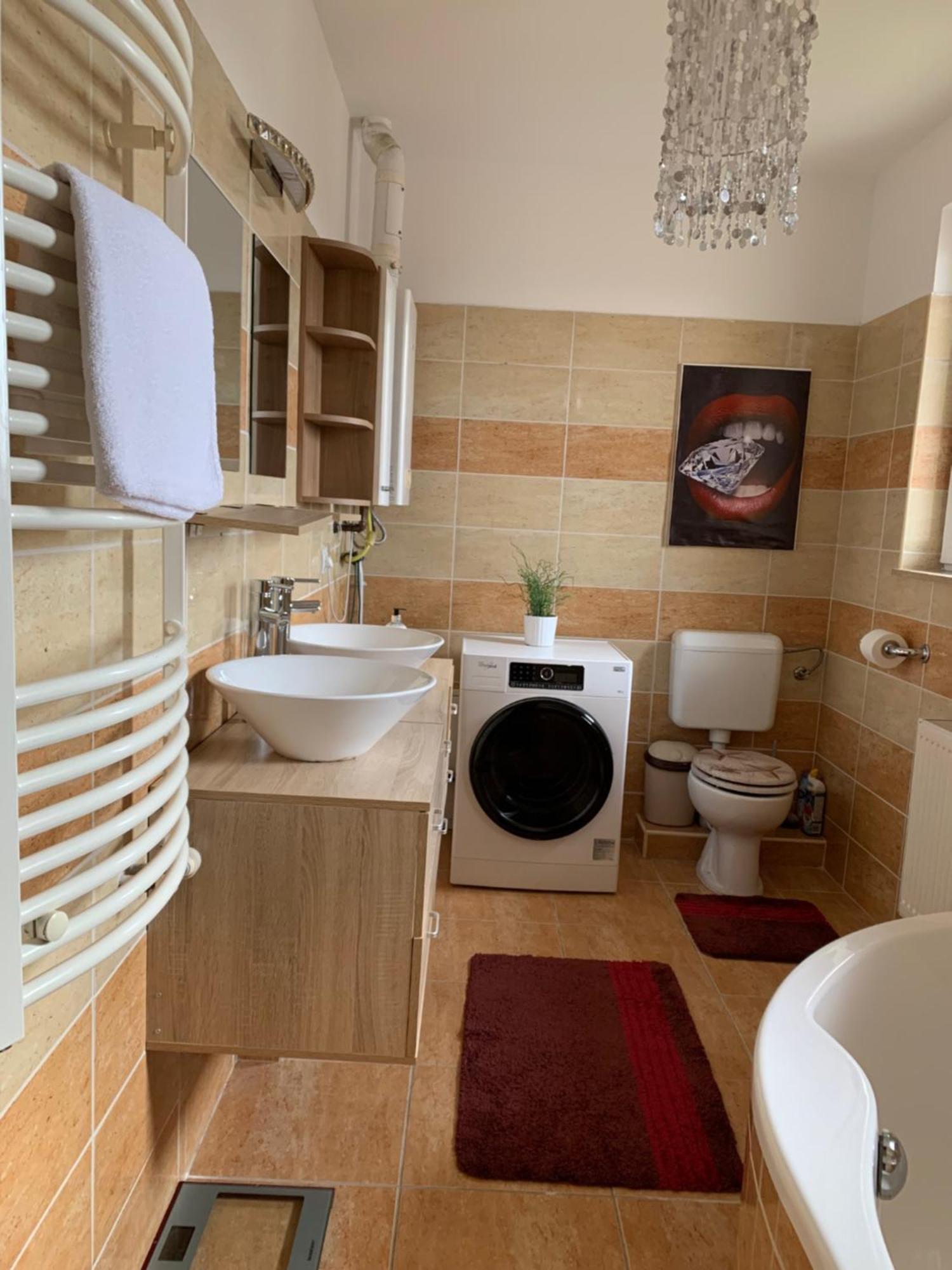 Airport Road/Repter Koezeli Haz Privat Parkoloval Appartement Boedapest Buitenkant foto