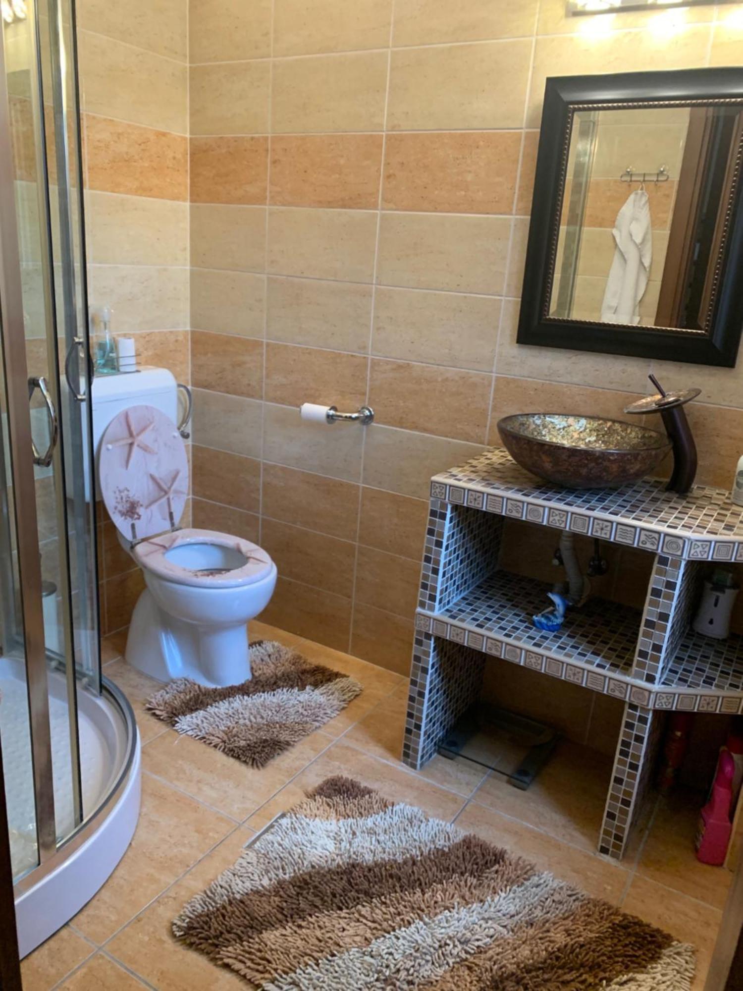 Airport Road/Repter Koezeli Haz Privat Parkoloval Appartement Boedapest Buitenkant foto